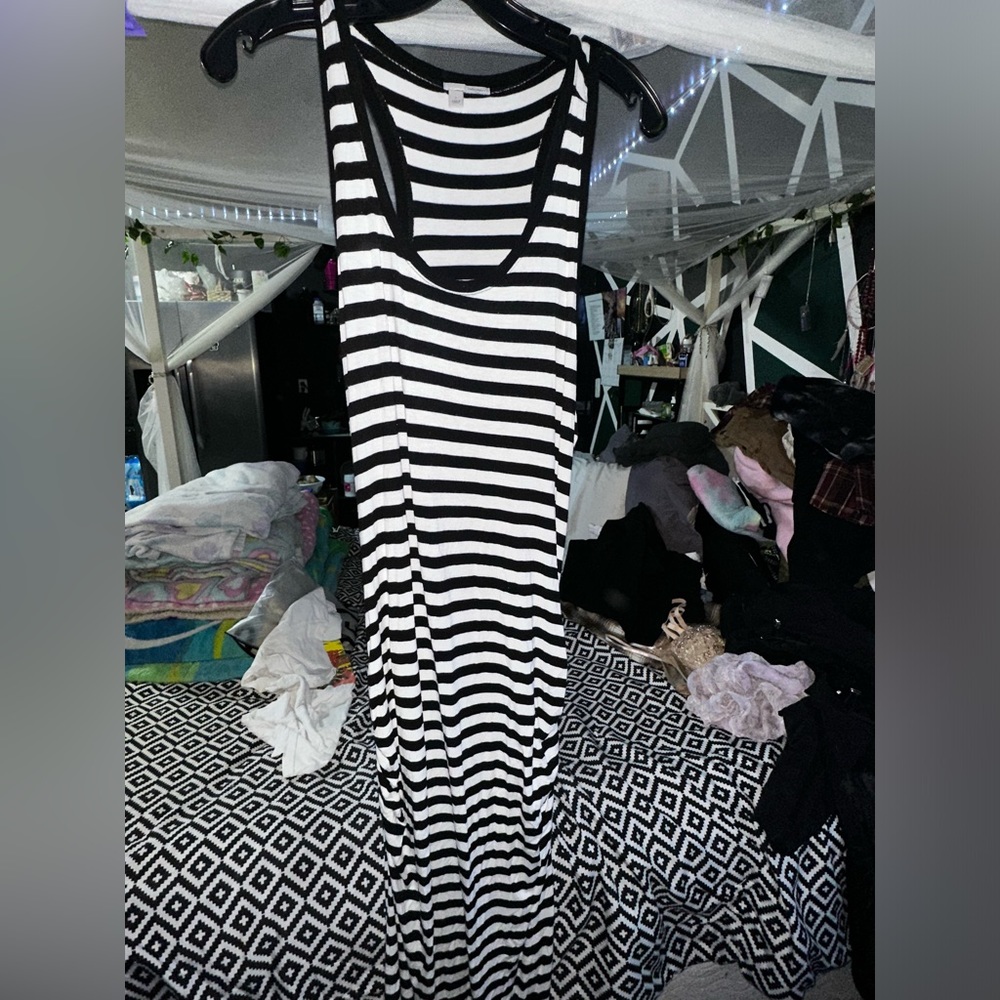 Sold together black & white basic maxi dress ; a black maxi dress